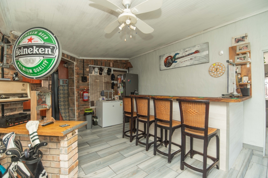 6 Bedroom Property for Sale in Sherwood Eastern Cape